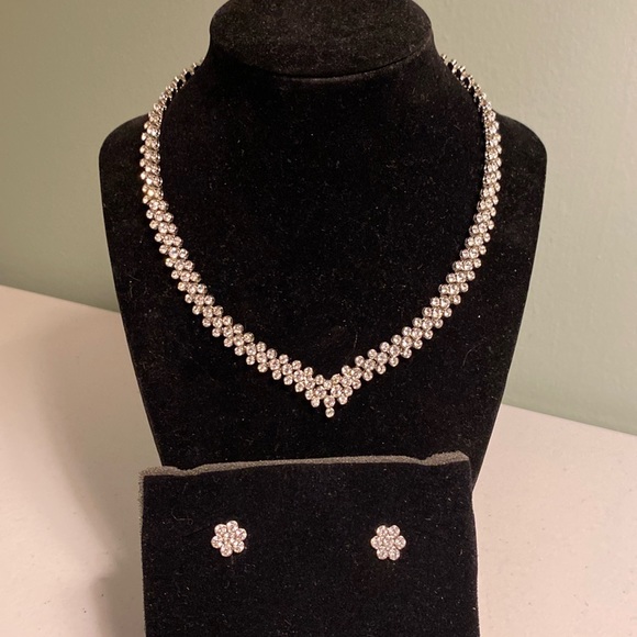 Avon Rhinestone Choker and Pierced Earrings Set - Picture 1 of 6